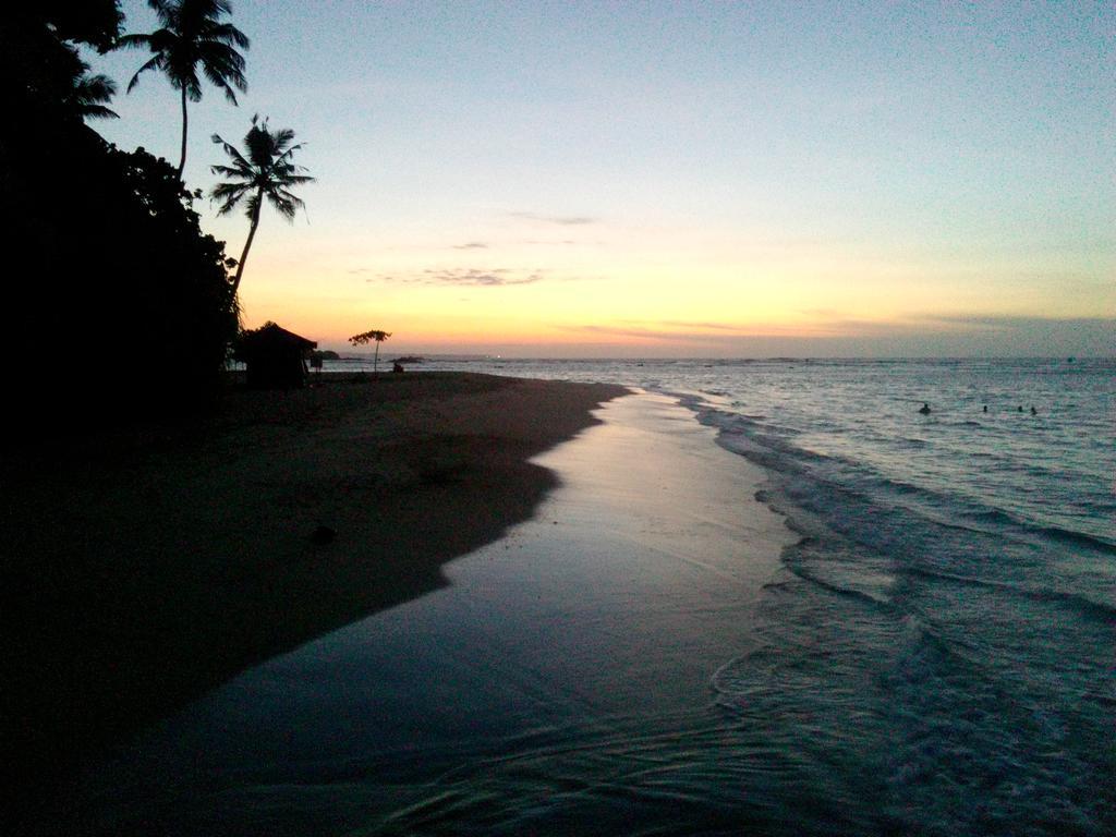 Sayuri Beach Hotel Matara Exterior photo
